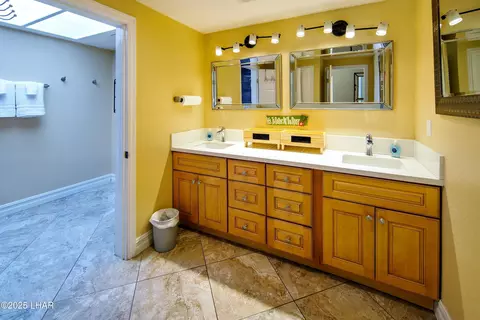 Bath - 8850 Apache Loop, Parker, AZ 85344 photo 4 of 6