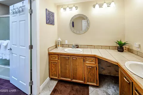 Bath - 8850 Apache Loop, Parker, AZ 85344 photo 5 of 6