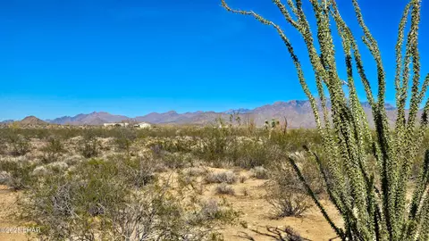 4 S Acres S Ray Rd, Yucca, AZ 86438
