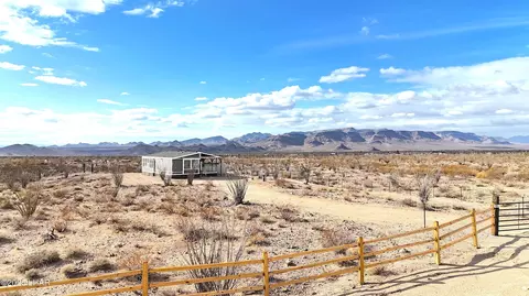 14445 Ashurst Rd, Yucca, AZ 86438