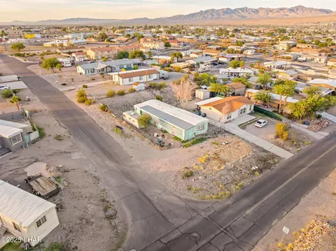 1368 Zircon Ave, Bullhead City, AZ 86442