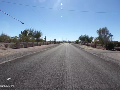 25569 Ochoco Way, Bouse, AZ 85325 photo 2