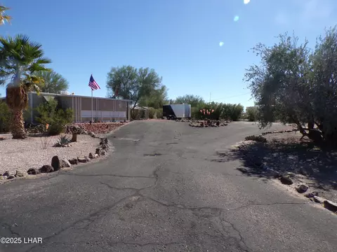 25569 Ochoco Way, Bouse, AZ 85325 photo 9