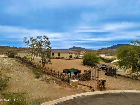 10790 Fenton Dr, Parker, AZ 85344
