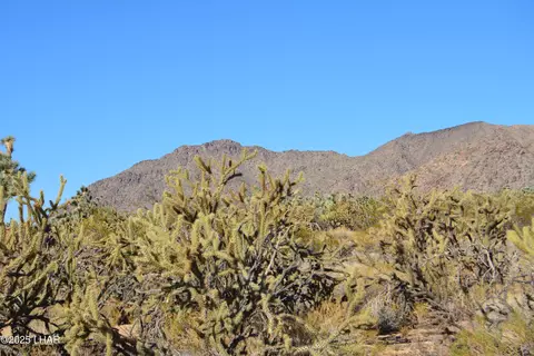 11872 Suzette Rd, Yucca, AZ 86438