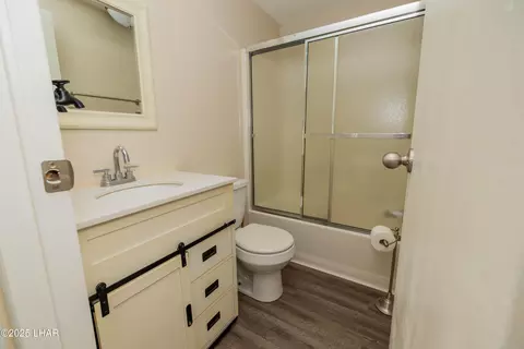Bath - 493 E Riverfront Dr, Parker, AZ 85344 photo 2 of 6