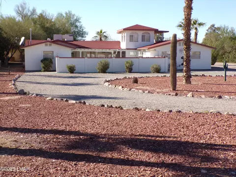 25620 Pendelton Way, Bouse, AZ 85325