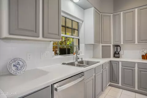 Kitchen - 7870 E Pebble Dr, Kingman, AZ 86401 photo 3 of 5