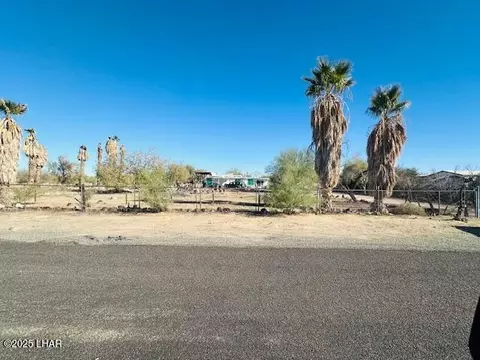 25293 Pendelton Way, Bouse, AZ 85325