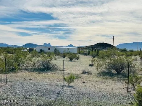 46052 E Perry Ln, Salome, AZ 85348