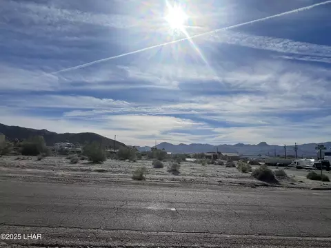 2842 Sweetwater Ave, Lake Havasu City, AZ 86406