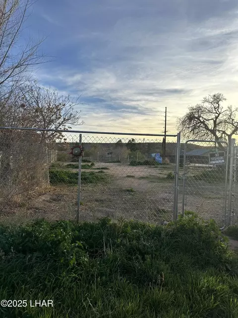552 Park St, Kingman, AZ 86401 photo 6