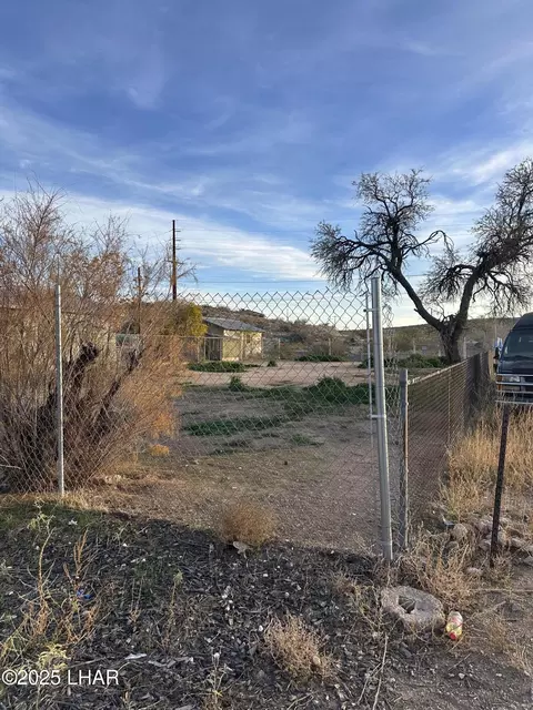 552 Park St, Kingman, AZ 86401 photo 3