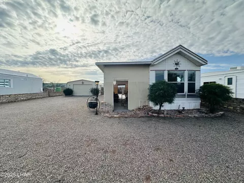 200 N Moon Mountain Ave #38, Quartzsite, AZ 85346