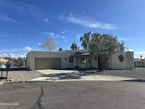 560 War Eagle Plz, Lake Havasu City, AZ 86406
