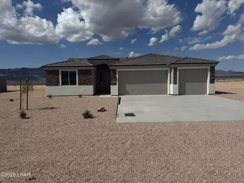10643 S Black Mesa Dr, Yucca, AZ 86438