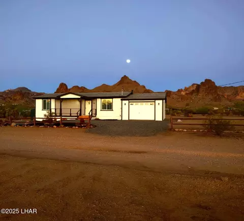 2789 S Naco Rd, Golden Valley, AZ 86413