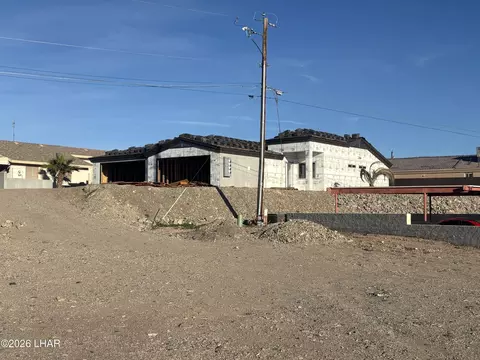 2450 Tradewind Dr #B102, Lake Havasu City, AZ 86403
