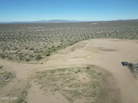 18206 S Gene Autry Rd, Yucca, AZ 86438