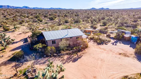 19816 S Gold Mine Rd, Yucca, AZ 86438