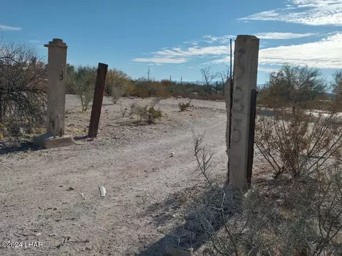 3836 W Third Ave, Yucca, AZ 86438