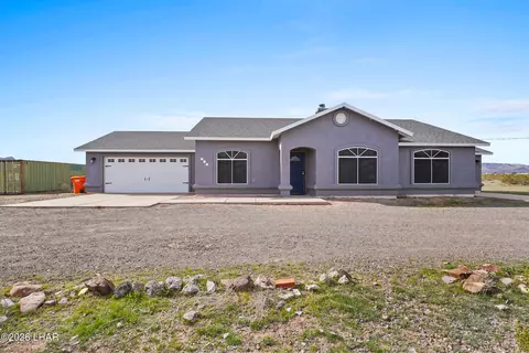 917 S Escuela Rd, Golden Valley, AZ 86413