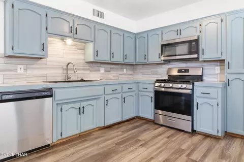 1955 Motor Ave, Kingman, AZ 86401