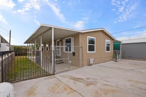 427 Bluewater Dr, Parker, AZ 85344