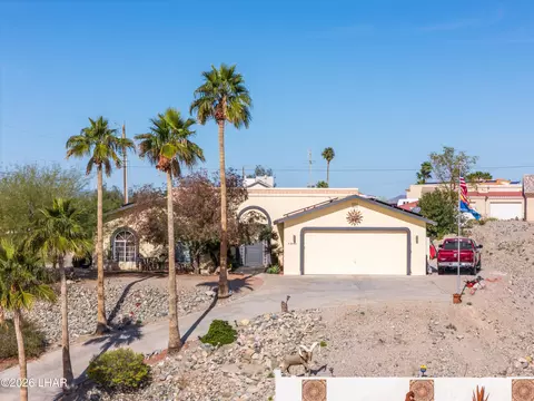 2745 Papeete Dr, Lake Havasu City, AZ 86404