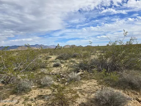 tbd S Wild Bill Rd, Yucca, AZ 86438
