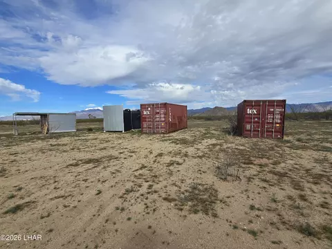 3412 S Lone Ranger Rd, Yucca, AZ 86438