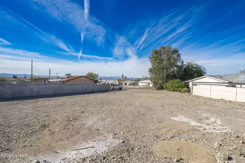 870 Chalon Dr, Lake Havasu City, AZ 86403