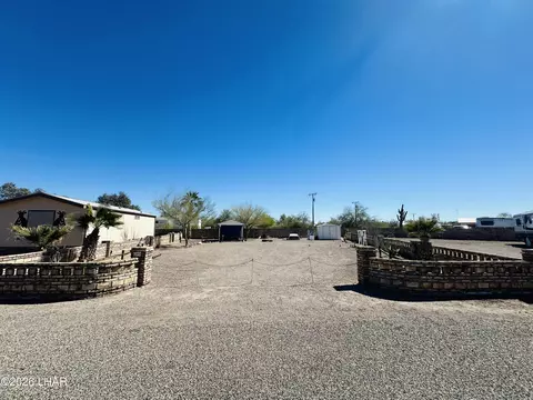 200 N Moon Mountain Ave #29, Quartzsite, AZ 85346