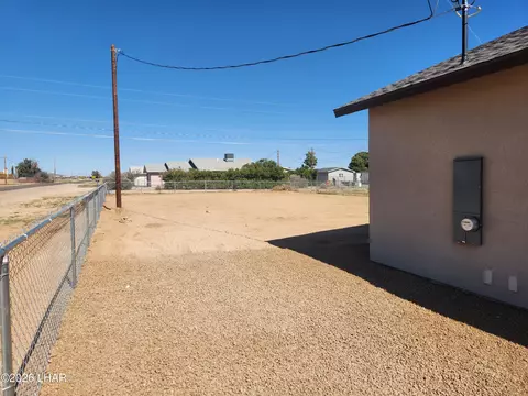 Exterior - 1665 E Potter Ave, Kingman, AZ 86409 photo 5 of 8