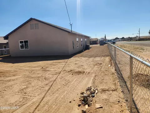 Exterior - 1665 E Potter Ave, Kingman, AZ 86409 photo 4 of 8