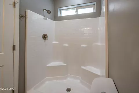 Bath - 1665 E Potter Ave, Kingman, AZ 86409 photo 5 of 5