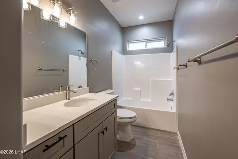 Bath - 1665 E Potter Ave, Kingman, AZ 86409 photo 3 of 5