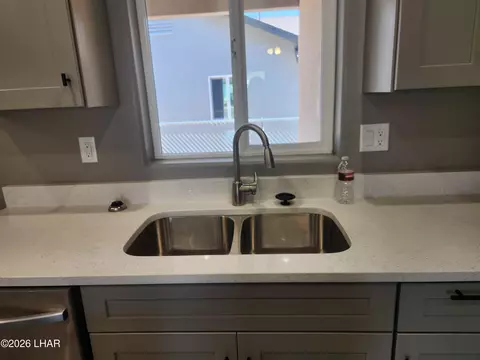 Kitchen - 1665 E Potter Ave, Kingman, AZ 86409 photo 2 of 10