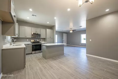 Kitchen - 1665 E Potter Ave, Kingman, AZ 86409 photo 10 of 10