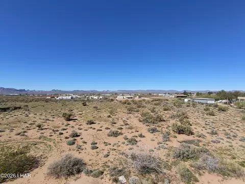 00 Salt Rd, Golden Valley, AZ 86413