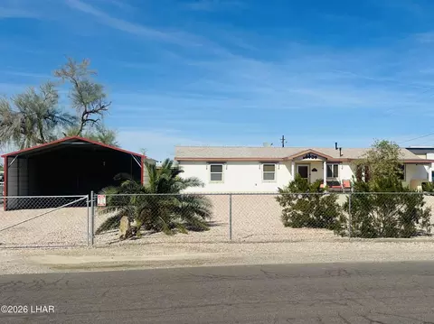 72 W Kenoyer Ln, Quartzsite, AZ 85346