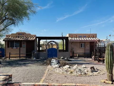200 N Moon Mountain Ave Apt 20 Ave, Quartzsite, AZ 85346