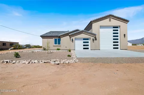 4715 W Burro Dr, Golden Valley, AZ 86413