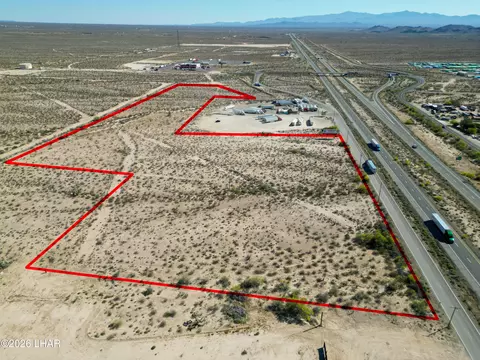 000 Frontage Rd, Yucca, AZ 86438