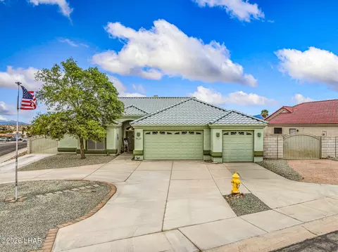 2185 E Mullholland Dr, Fort Mohave, AZ 86426