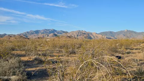 245-24 S 060 S Roll Rd, Yucca, AZ 86438