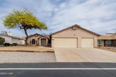 8703 Hopi Dr, Parker, AZ 85344