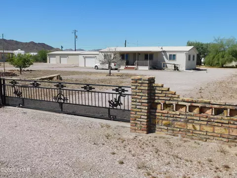 380 N Emelia Ave, Quartzsite, AZ 85346