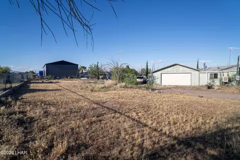 Exterior - 4455 N Shadow Rd, Kingman, AZ 86409 photo 5 of 8