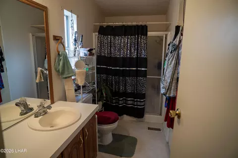Bath - 4455 N Shadow Rd, Kingman, AZ 86409 photo 1 of 2